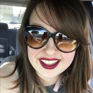 Meet your Posher, Samantha